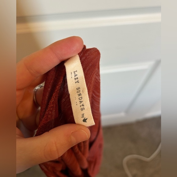 Women's long sleeve flowy Rust Top - Picture 5 of 5